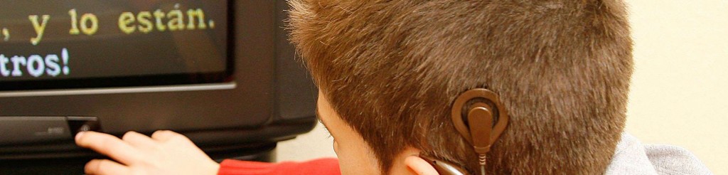 Niño con implante coclear